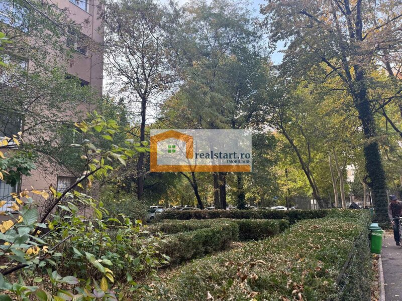 Metrou Romancierilor, bloc anvelopat, instalatii noi, langa Lidl, Plaza Mall