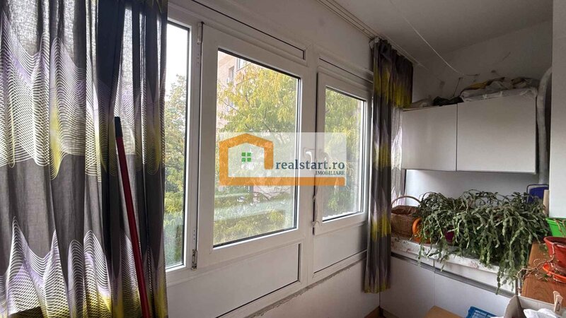 Metrou Romancierilor, bloc anvelopat, instalatii noi, langa Lidl, Plaza Mall